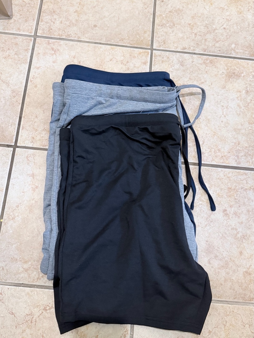 Women’s Maternity Shorts 3pack - Picture 3 of 3